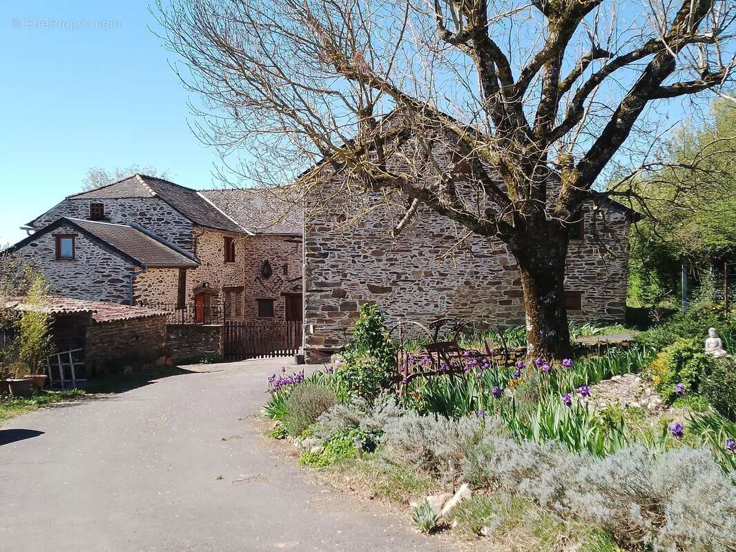 Maison à AMBIALET