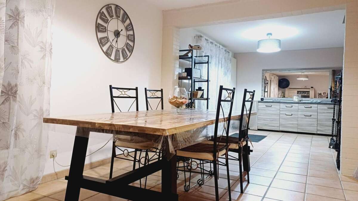 Maison 160 m² à Crisolles  - photo 3