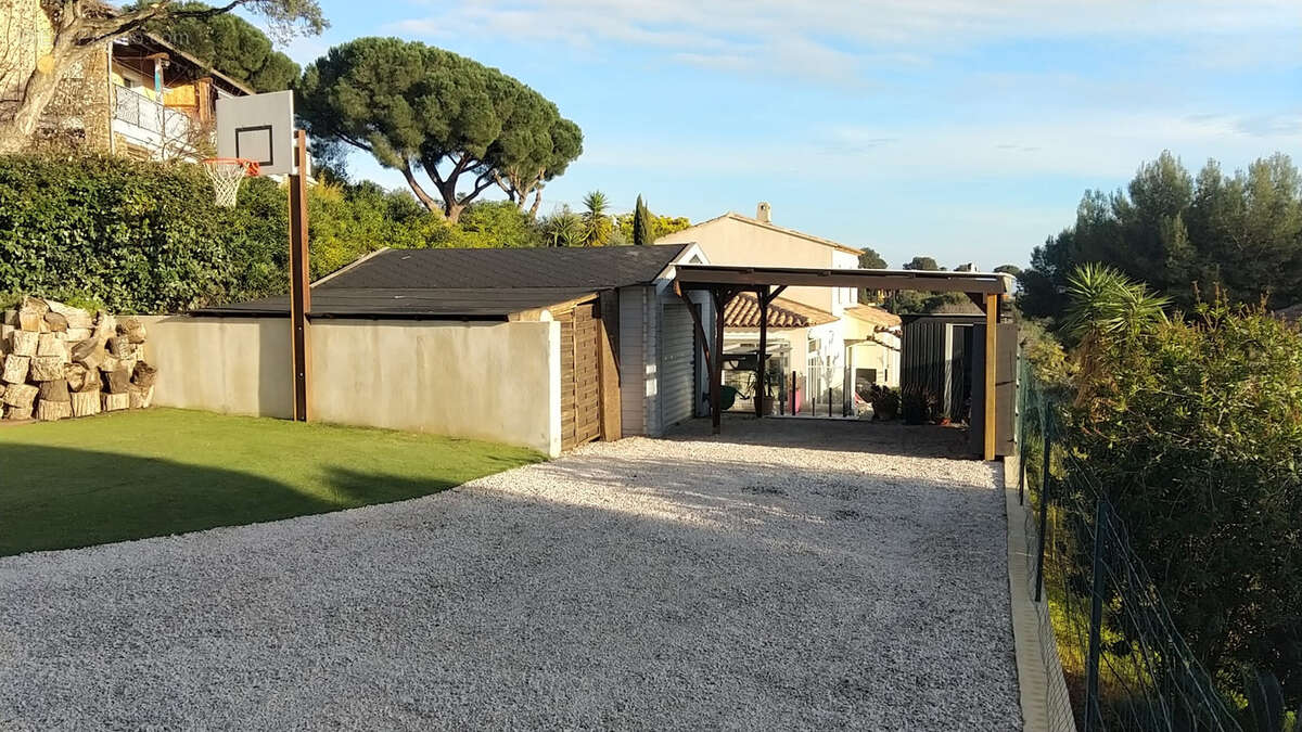 Maison à BORMES-LES-MIMOSAS