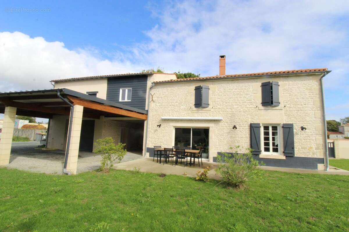 Maison à SAINT-HILAIRE-LA-PALUD