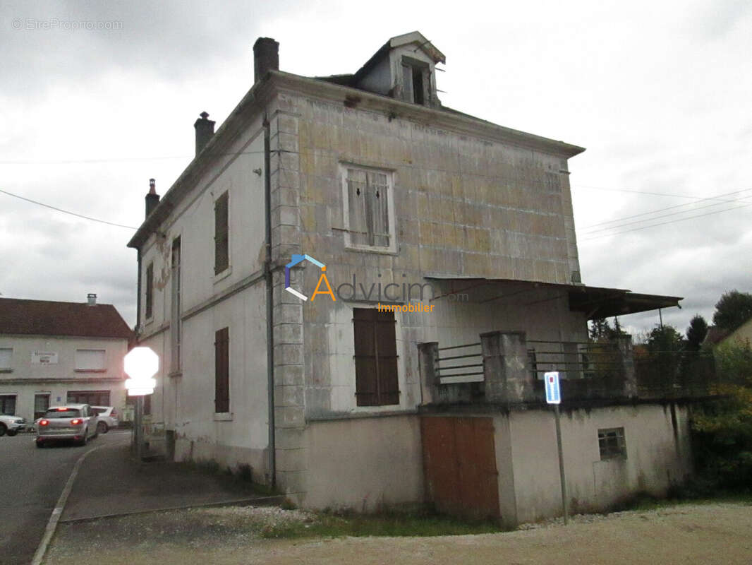 Maison à FOUGEROLLES