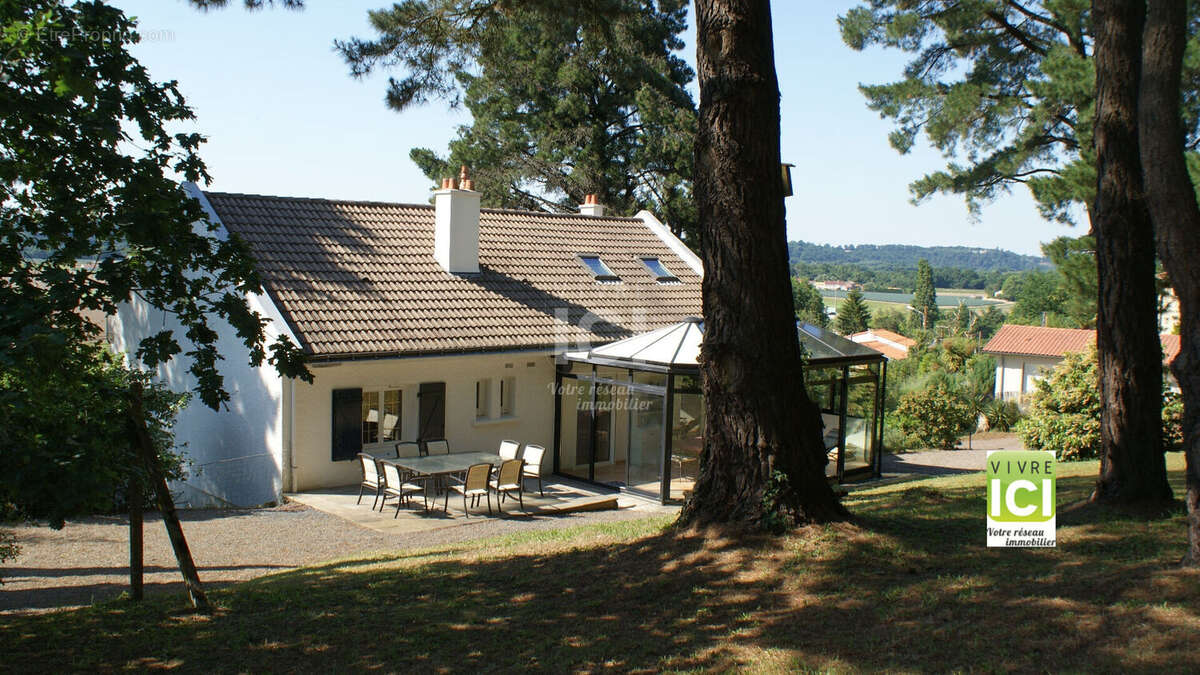 Maison à LA CHAPELLE-BASSE-MER