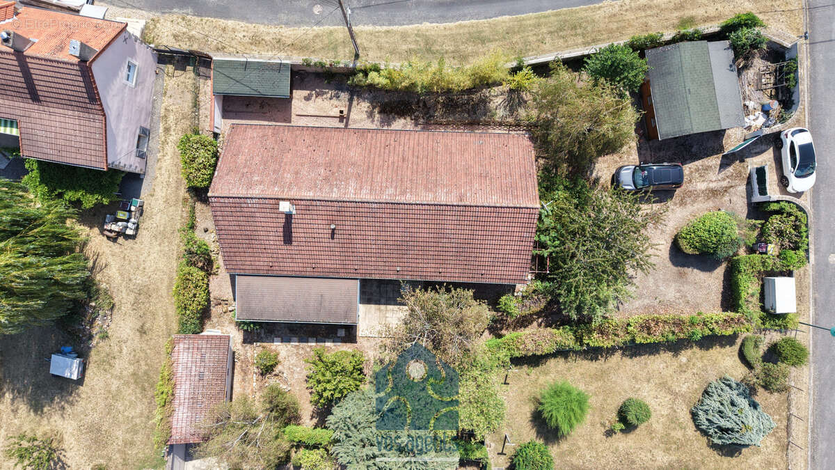 Maison de plain pied avec terrasse, garage, veranda et annexes - photo 18