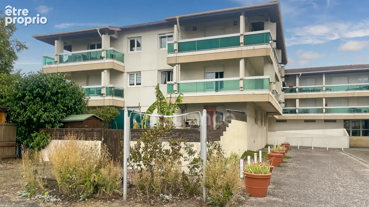 LE HAILLAN - Spacieux T3 lumineux de 72 m² en rez-de-chaussée avec jardinet à jouissance exclusive, accès indépendant, cellier e - photo 4