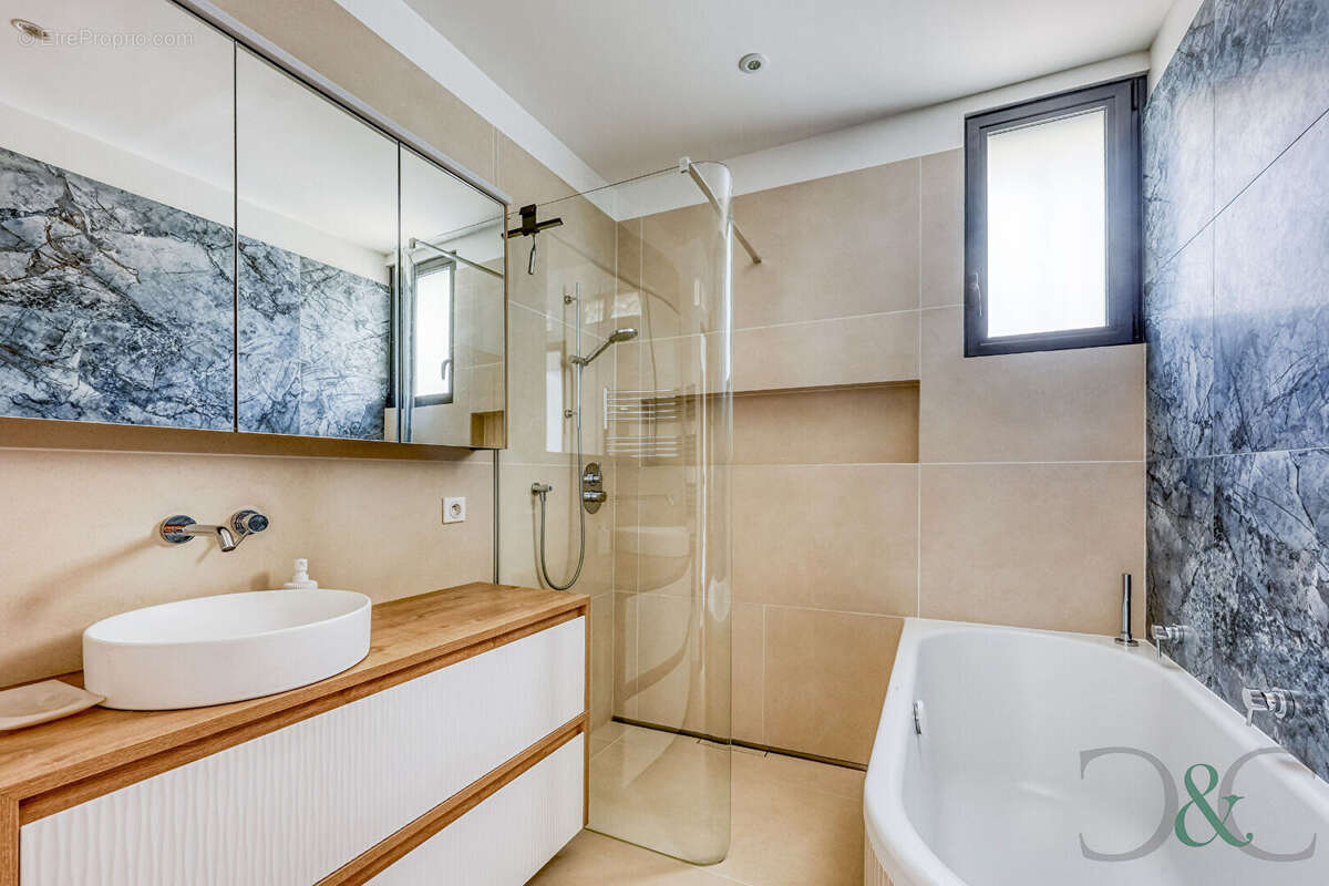 Maison à BORMES-LES-MIMOSAS