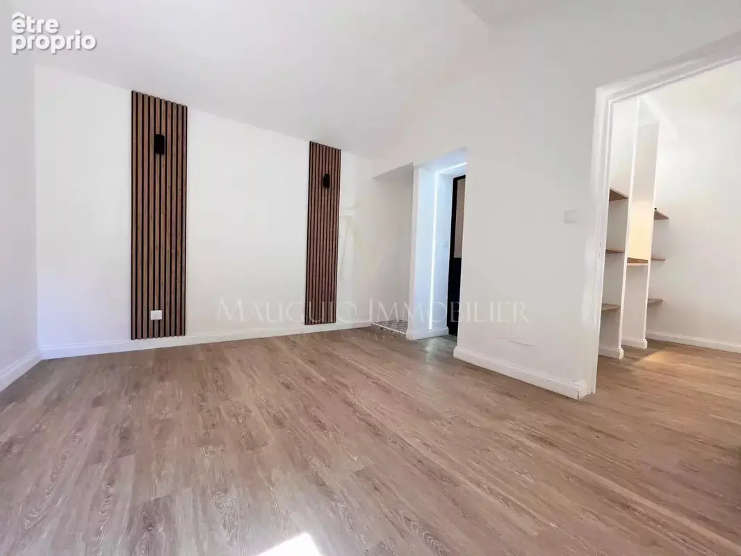 Maison contemporaine F6 sur un terrain de 2030 m² boisé avec piscine. - photo 9
