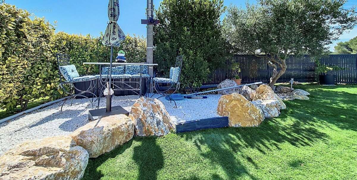 Maison à NISSAN-LEZ-ENSERUNE