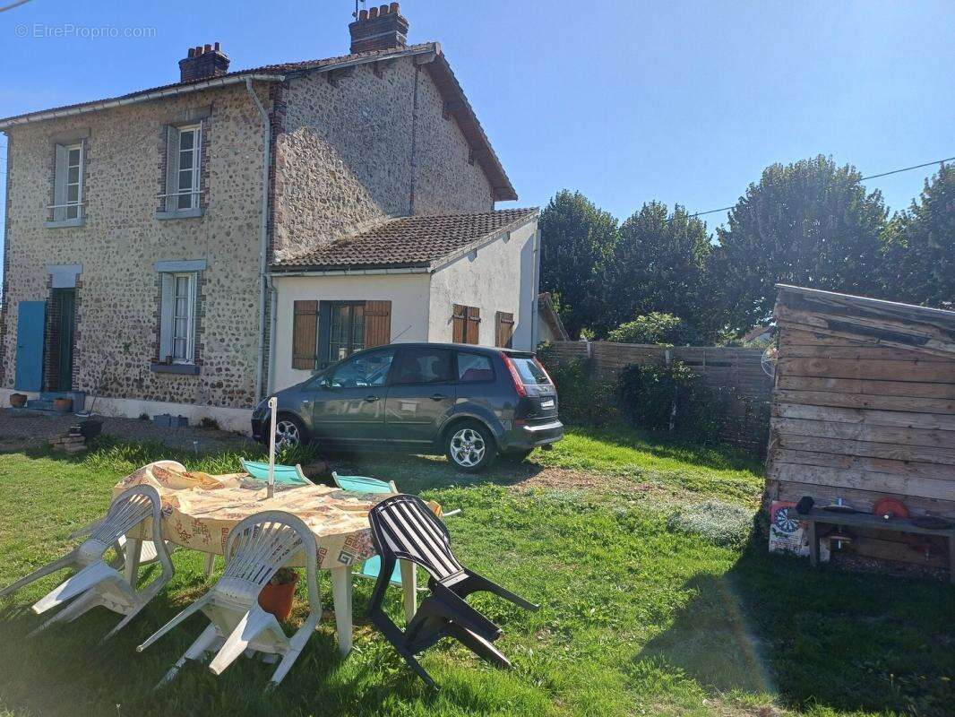 Maison à CHATEAUNEUF-EN-THYMERAIS