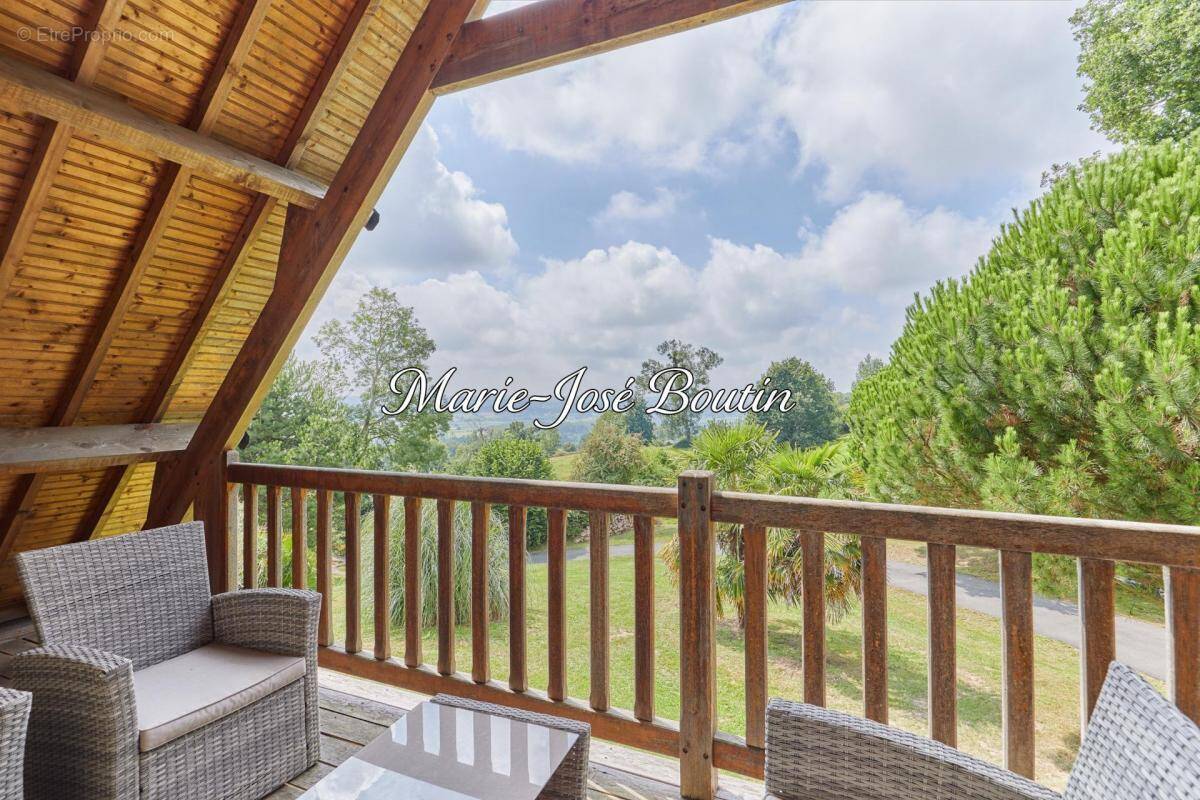 Maison à PONT-L&#039;EVEQUE