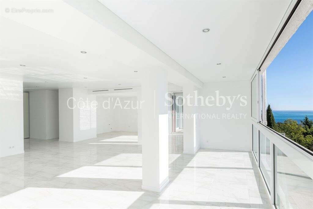 Appartement à LA TURBIE