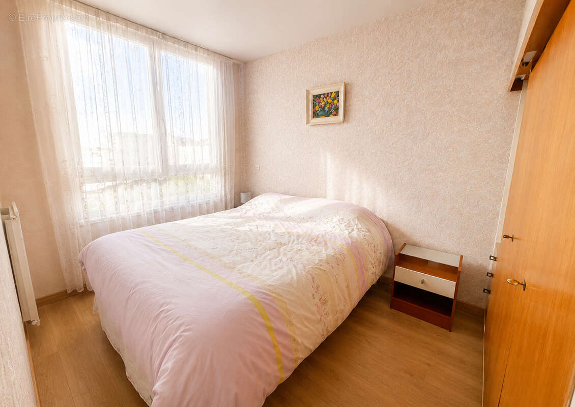 Appartement à SARTROUVILLE