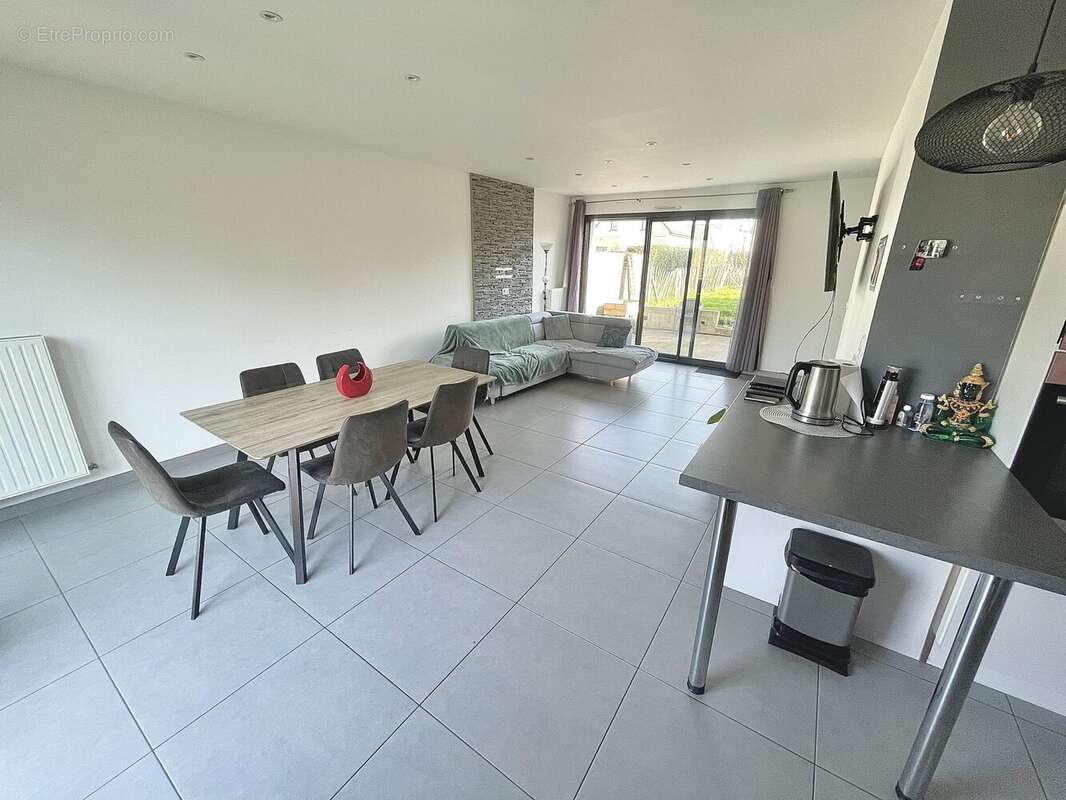 Maison à NOYAL-CHATILLON-SUR-SEICHE