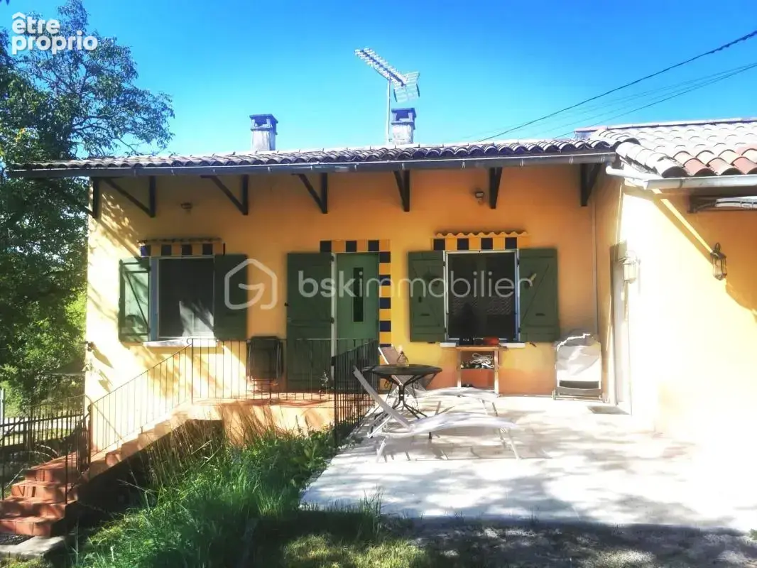 THOARD - Maison coup de cœur ! 68m² - 2 chambres - terrasse - terrain - photo 5