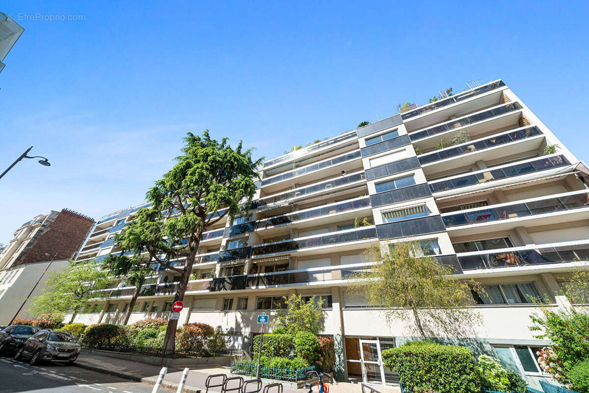 Appartement à PARIS-14E