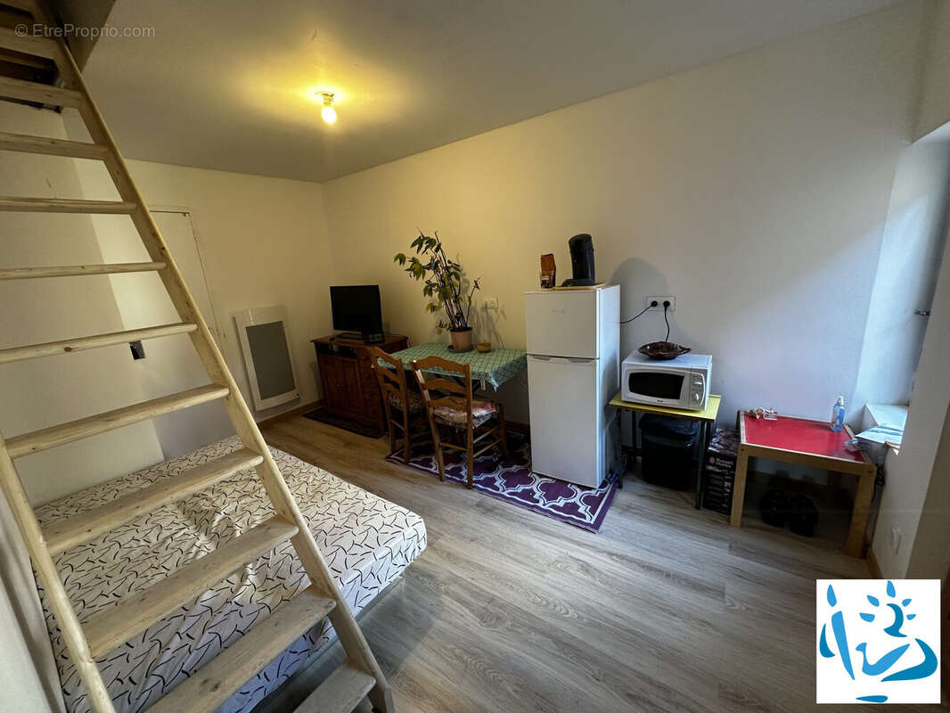 Maison à SAINT-JULIEN-DU-SAULT