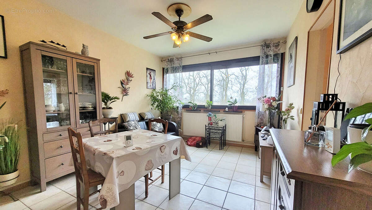 Appartement à LE COUDRAY-MONTCEAUX