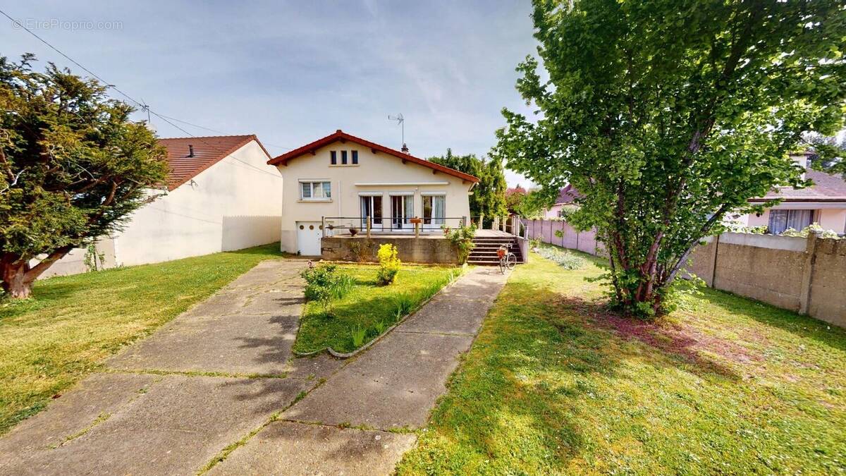Maison à PONTAULT-COMBAULT