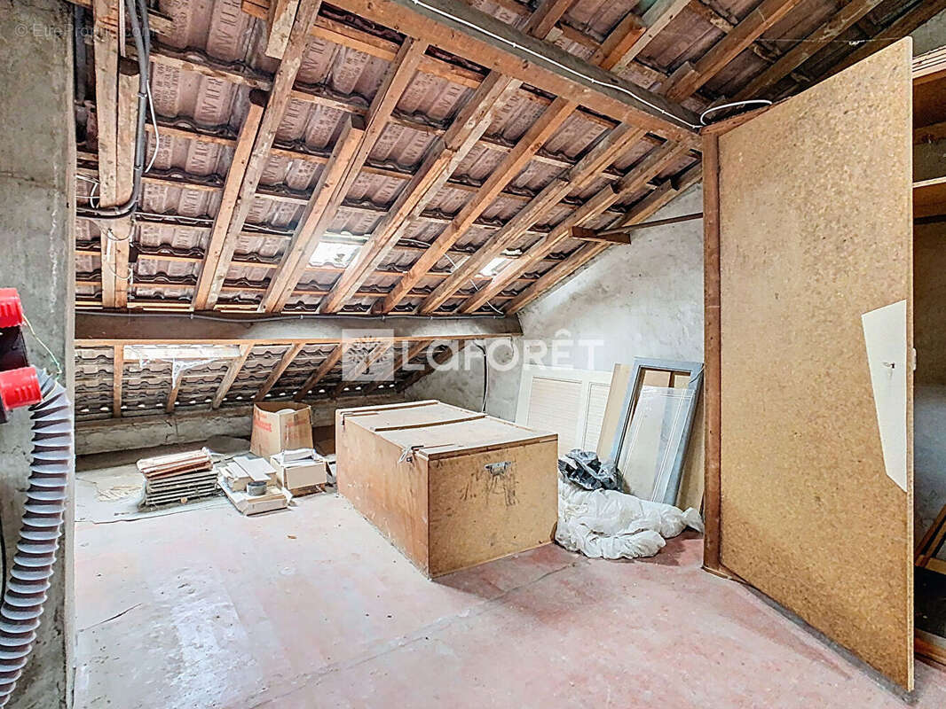 Maison à NEUFCHATEAU