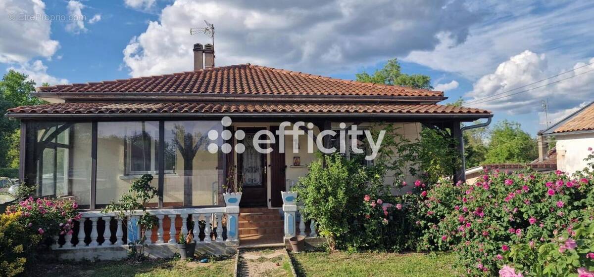 Maison à FLEAC