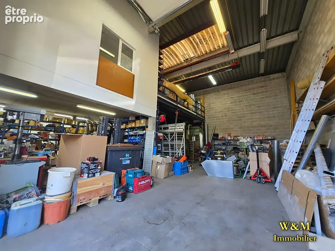 Entrepôt -Local à usage d'activités avec bureau de 194 m² -VENDU LOUE - photo 2