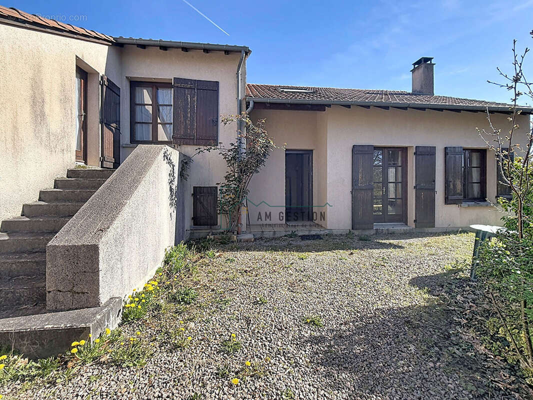 Maison à SAINT-VICTURNIEN