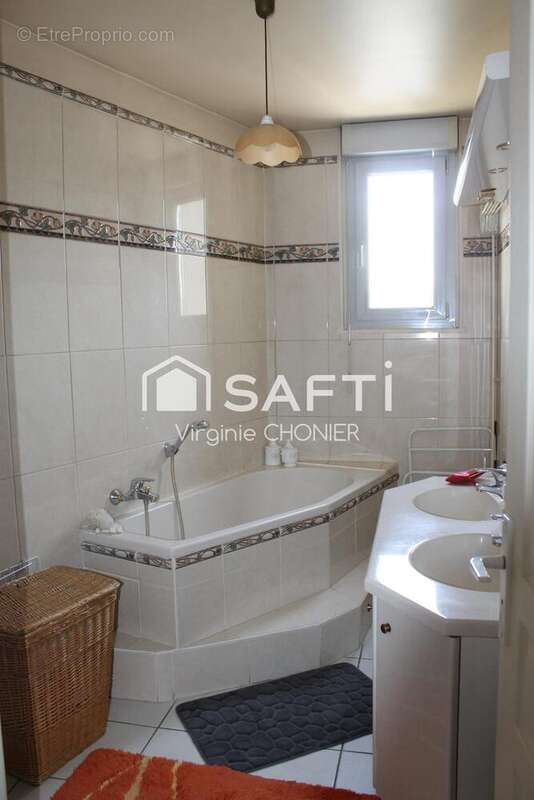 Appartement 117 m² à Vichy  - photo 8