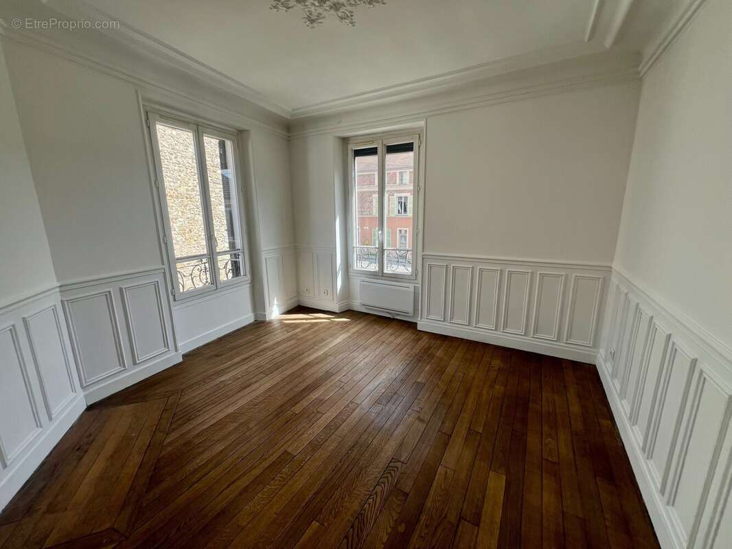 Appartement à BRUYERES-LE-CHATEL