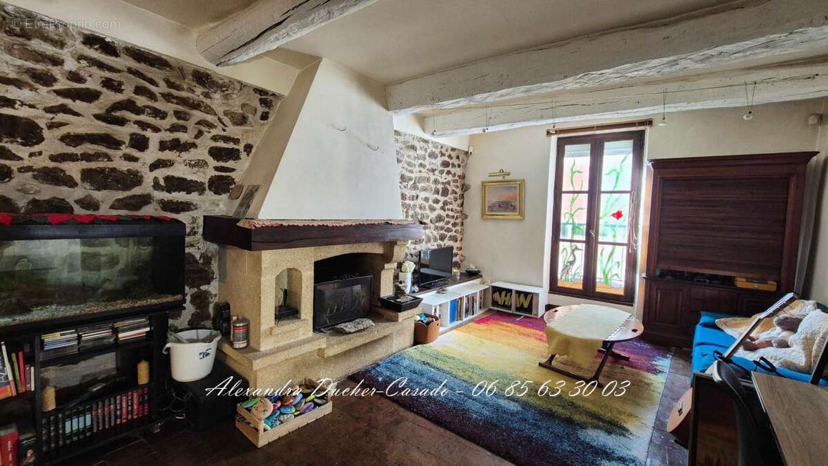 Maison à PEYRUIS