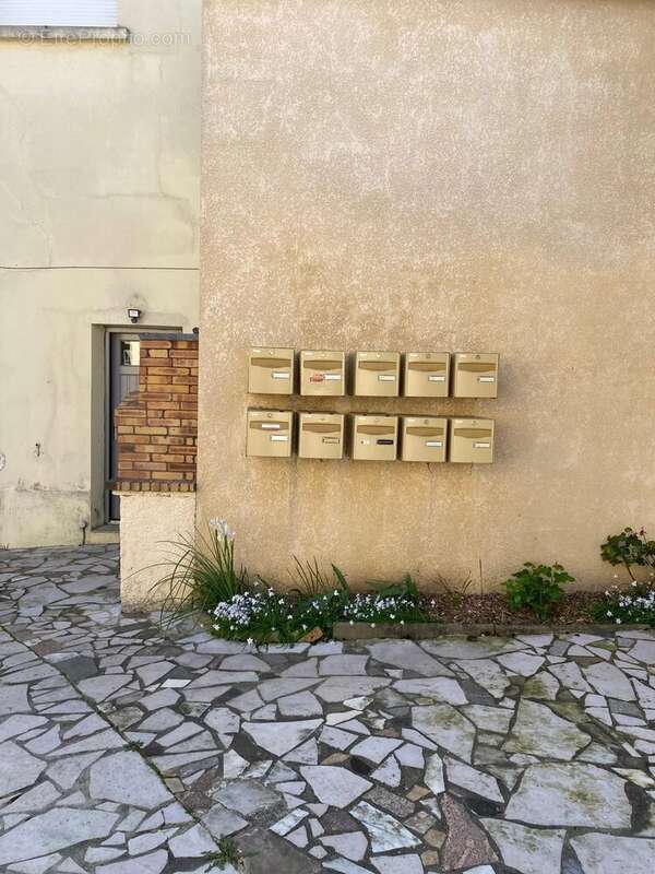 Appartement à BRIENON-SUR-ARMANCON