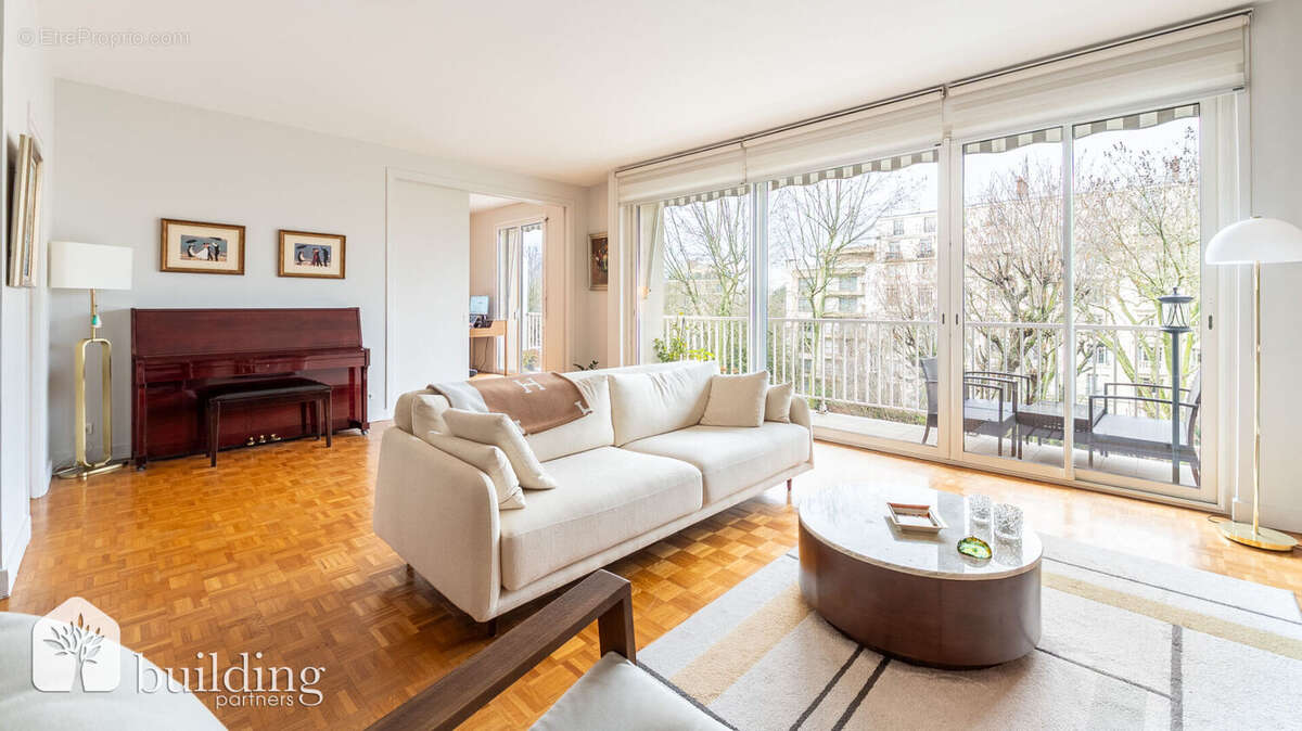 Appartement à NEUILLY-SUR-SEINE