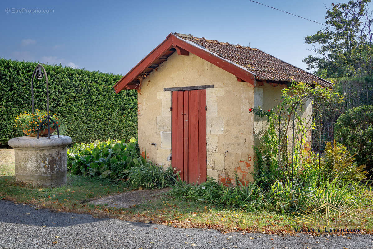 Maison de charme 358m2 habitables sur une parcelle de 10 000 m2 avec vue dégagée - photo 6