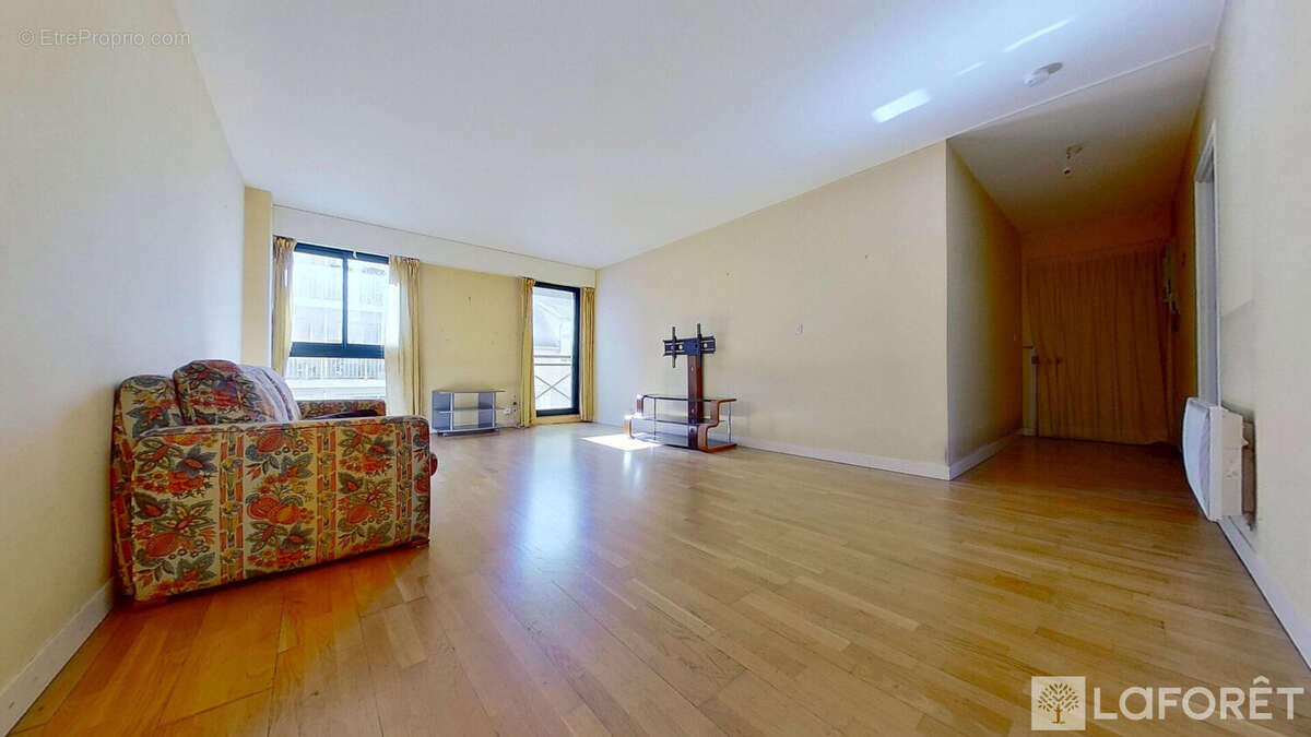 Appartement à PARIS-17E