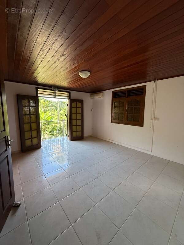 Appartement à SAINTE-LUCE