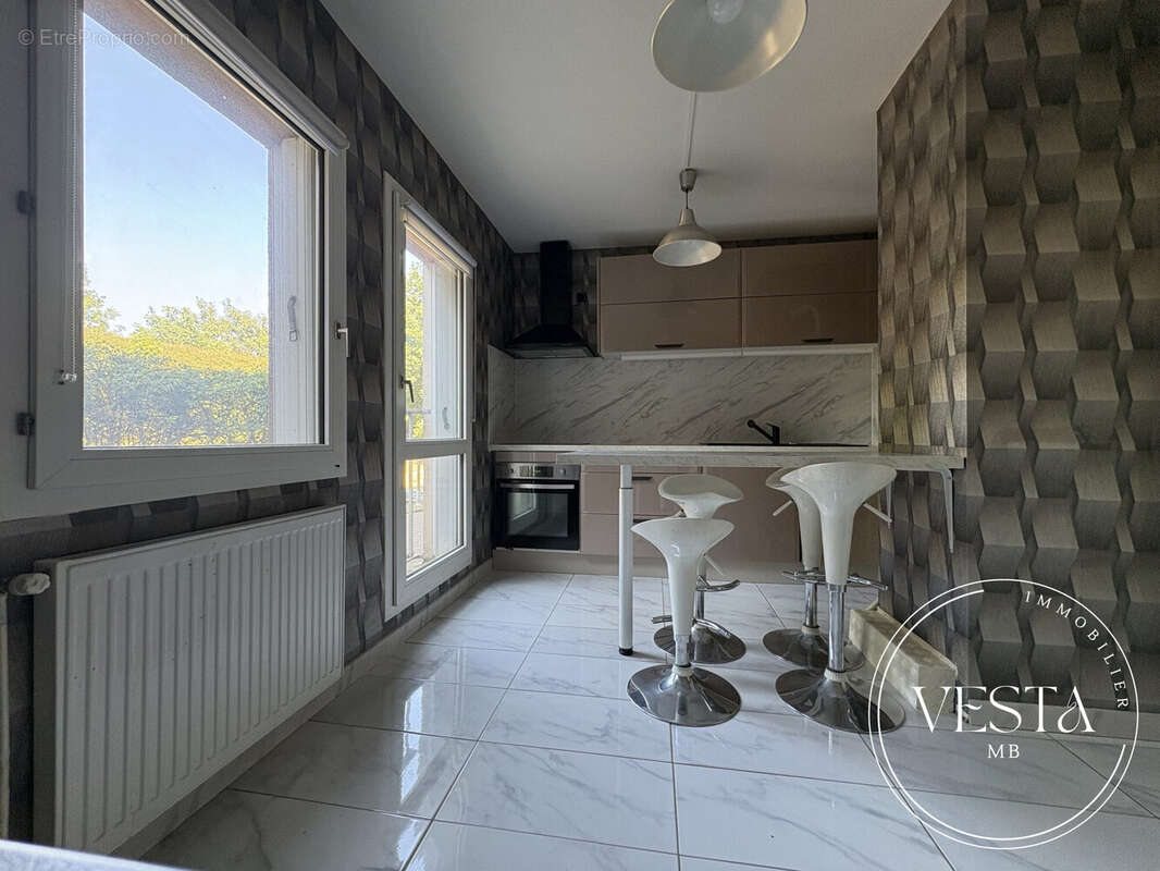 Appartement 98 m² à Longvic  - photo 4