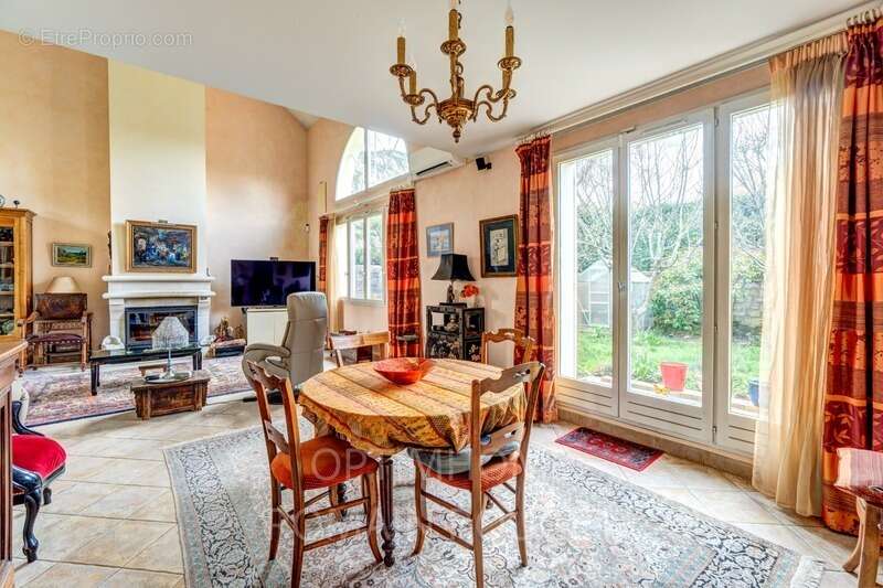 Maison à CROISSY-SUR-SEINE