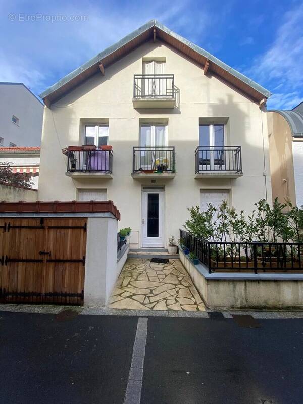Maison à LA GARENNE-COLOMBES