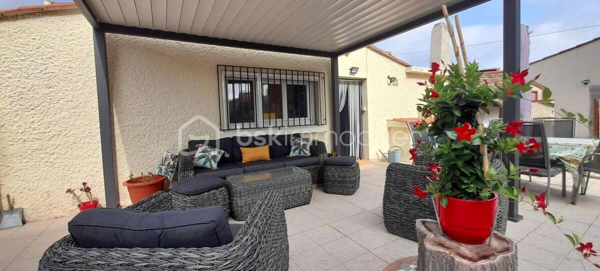 Maison à SAINT-LAURENT-DE-LA-SALANQUE