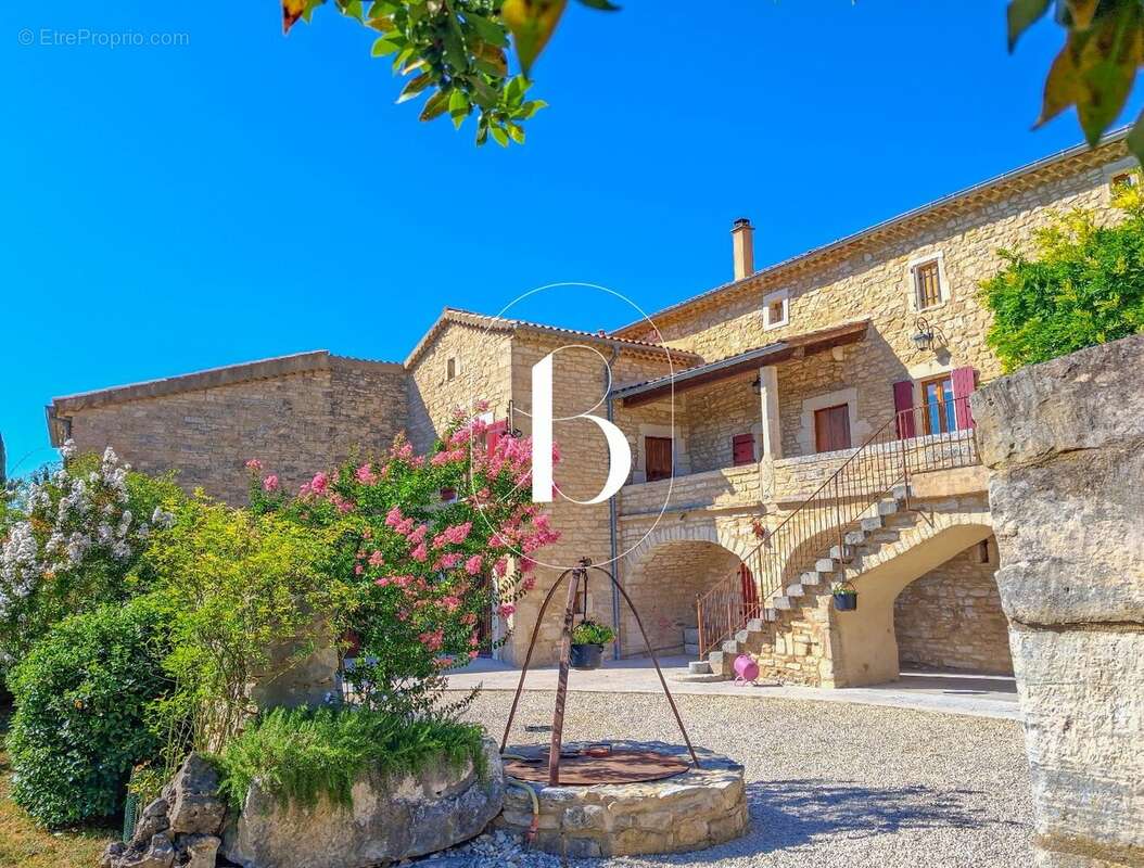Maison à BARJAC