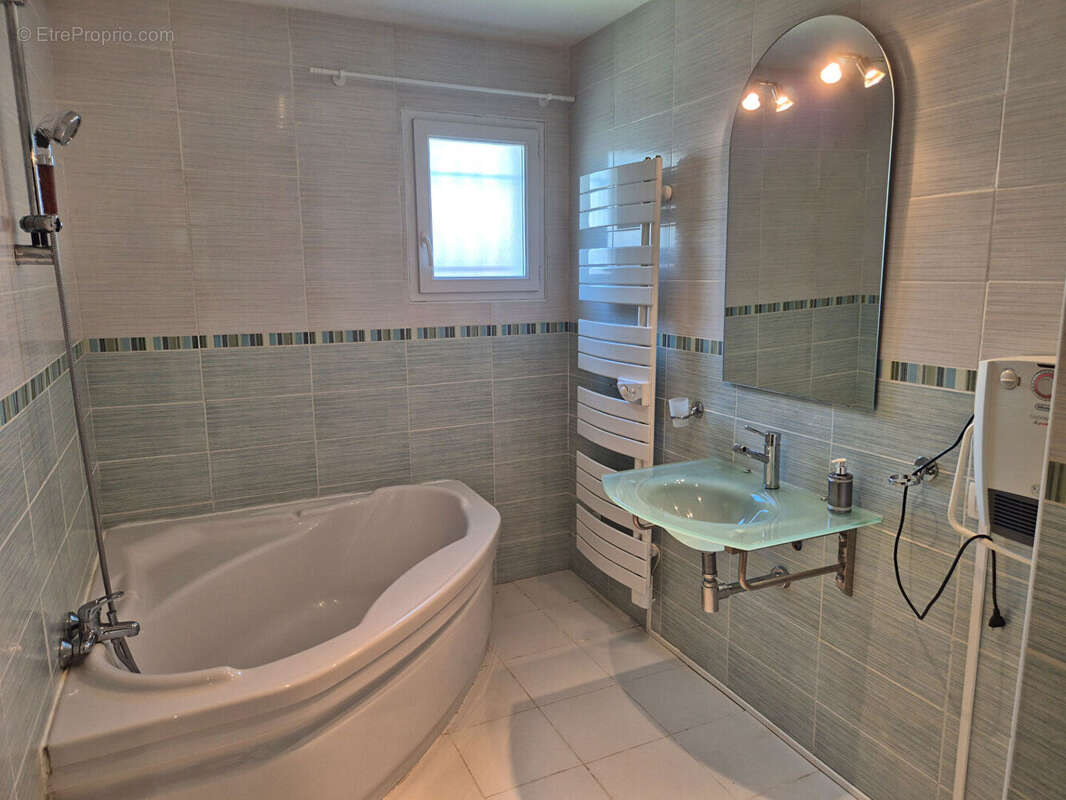 Foix.Maison T 5 de 145 m2 plain pied avec terrain de 801 m² - photo 15