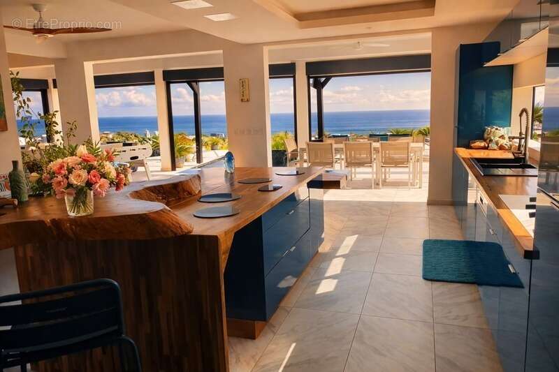A vendre - propriété confidentielle – villa contemporaine – vue mer absolue – prestations signature - saint francois - photo 3