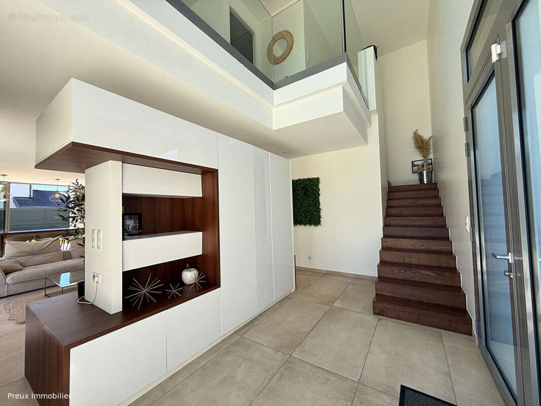 Maison à SAINT-PIERRE-EN-FAUCIGNY