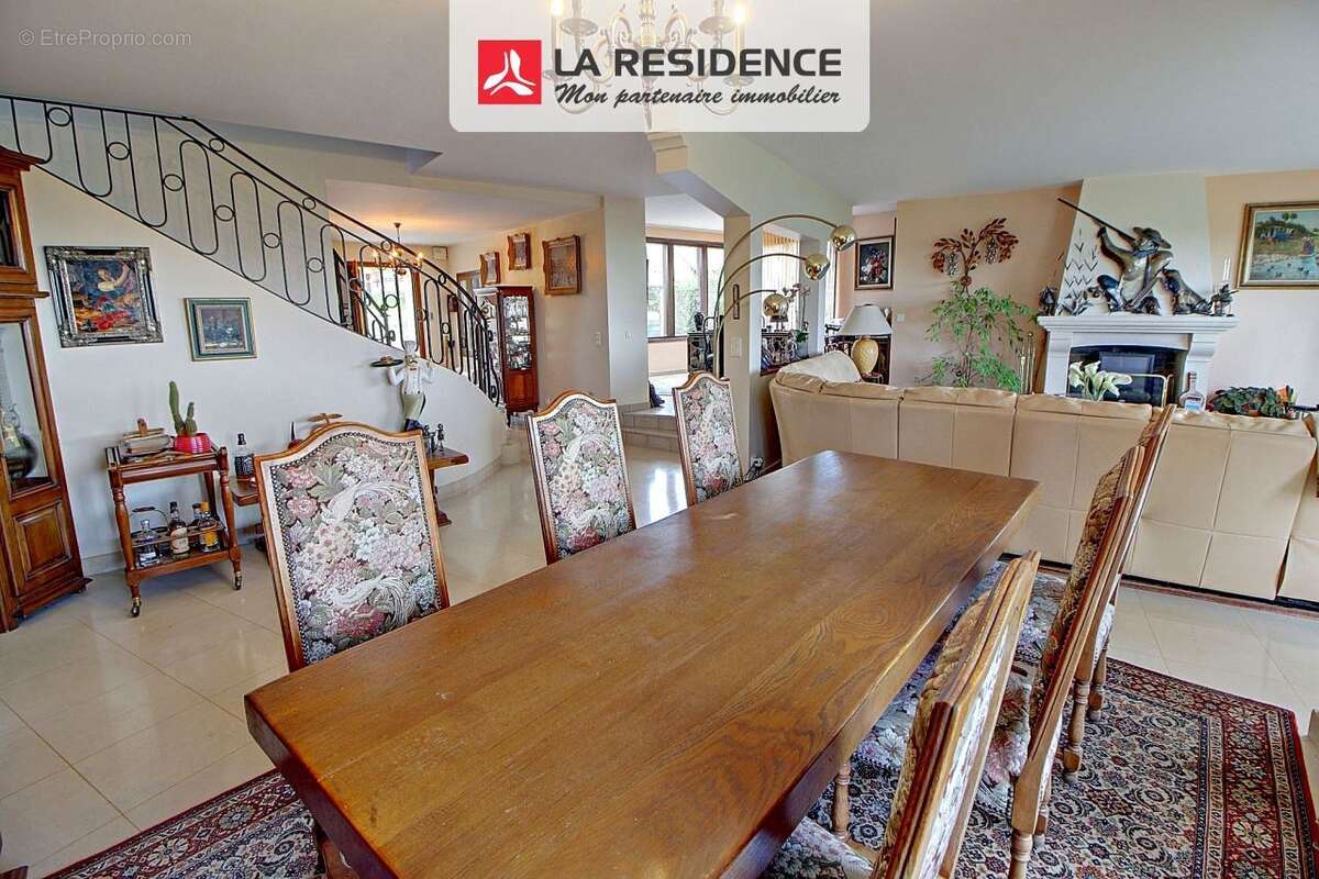 Maison à VAUX-SUR-SEINE