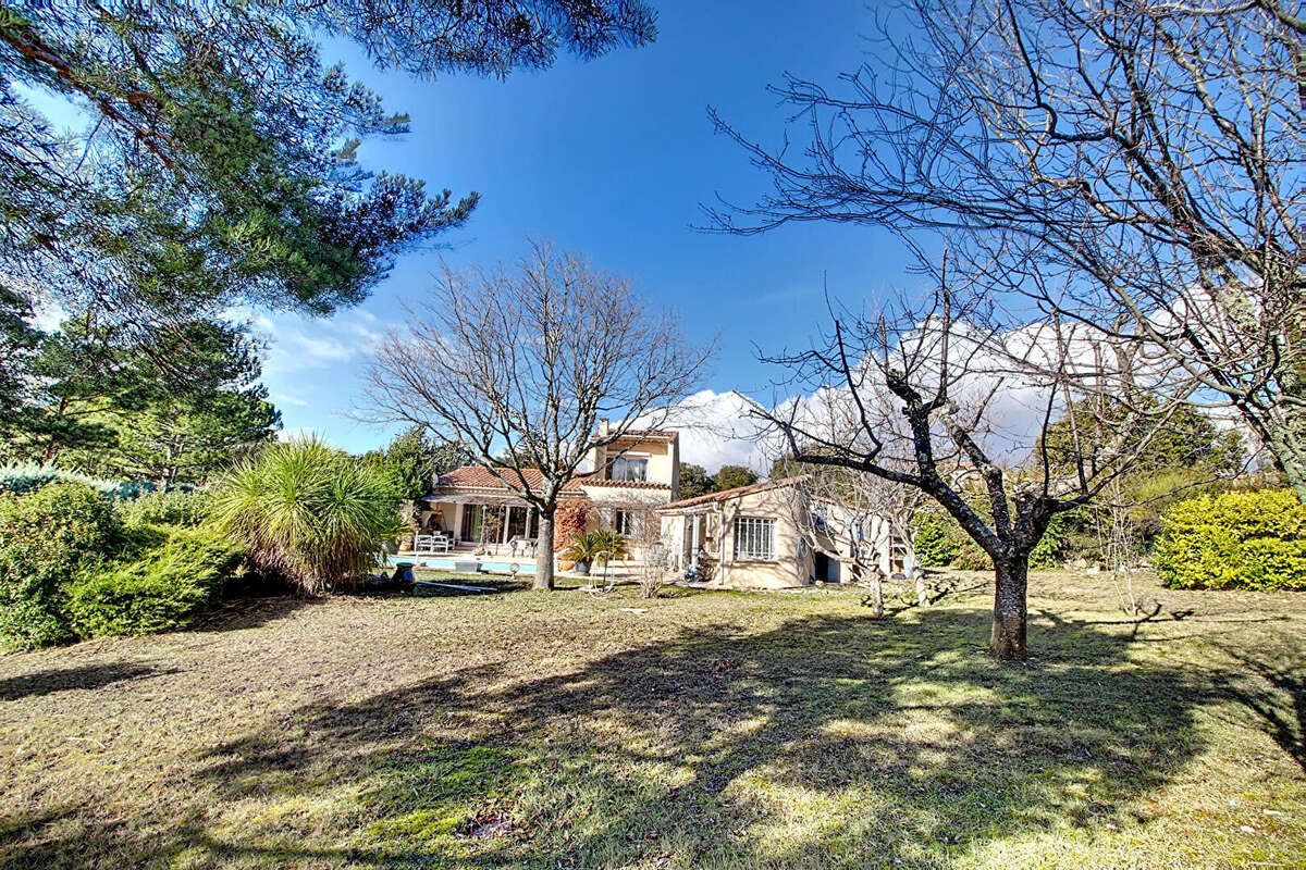 À VENDRE EN EXLUSIVITE!! Propriété  à TOURTOUR de 130m² + dépendance de 20m² + agrandissement possible + piscine le tout sur un  - photo 20