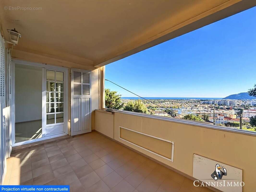 Appartement à MANDELIEU-LA-NAPOULE