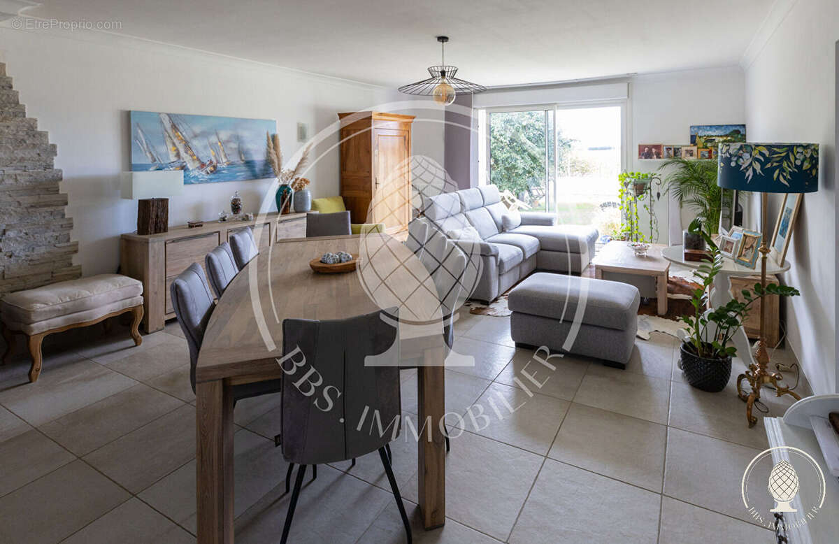 Maison à SAINT-XANDRE