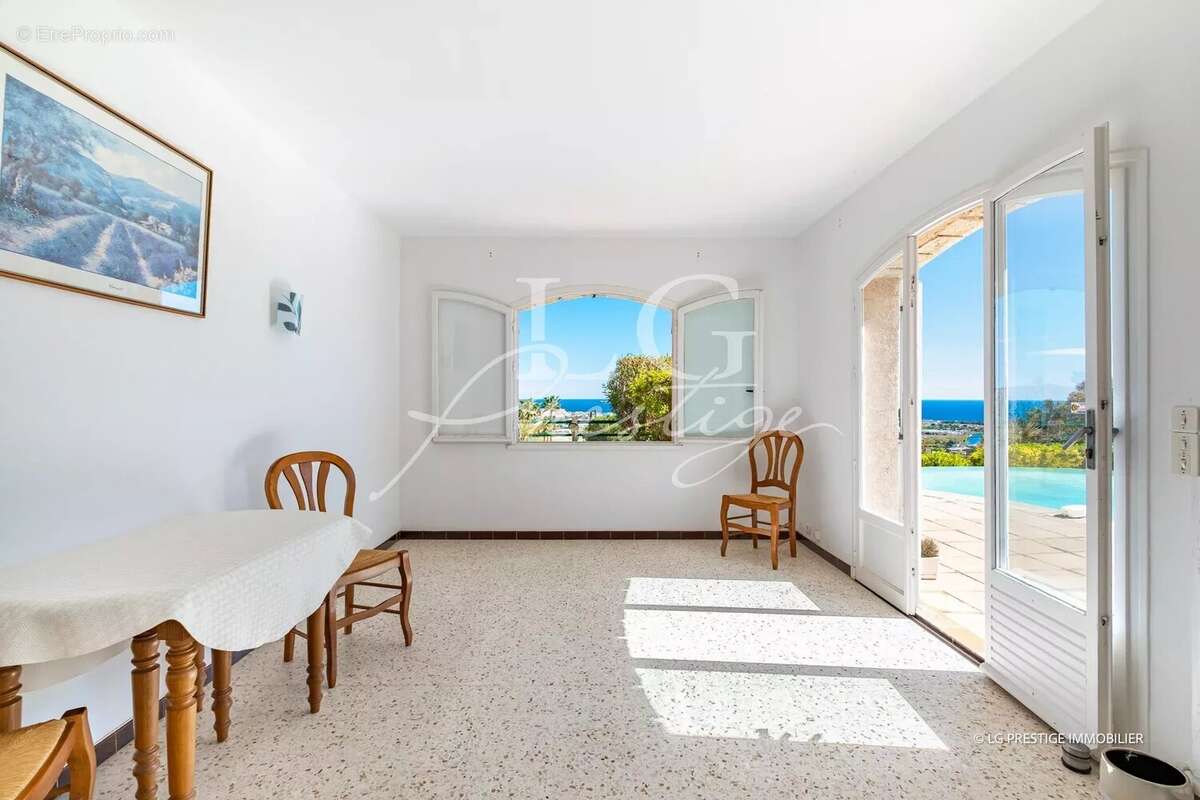 Maison à MANDELIEU-LA-NAPOULE