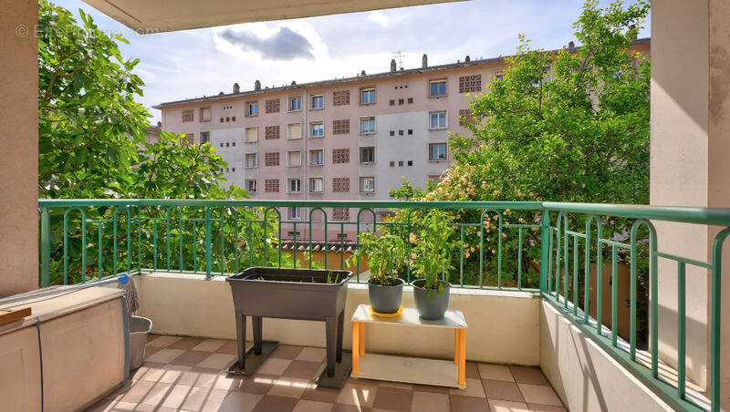 Appartement à TASSIN-LA-DEMI-LUNE