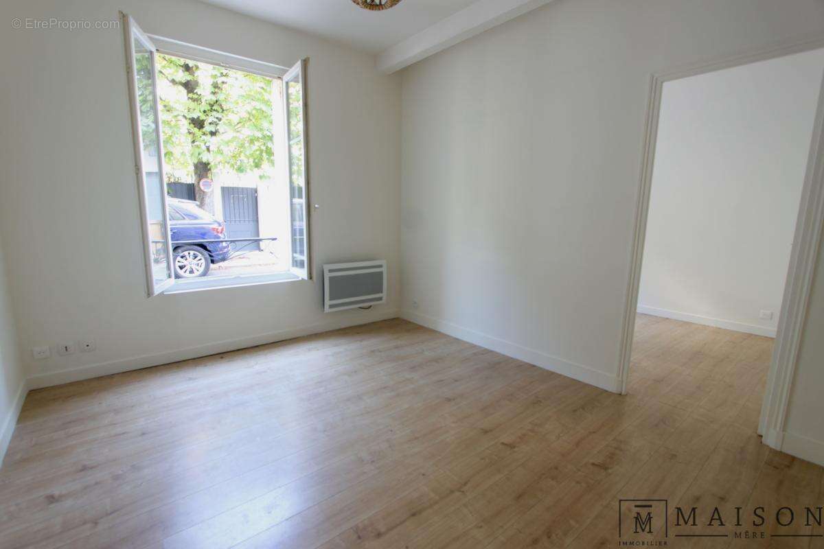 Appartement à LA GARENNE-COLOMBES