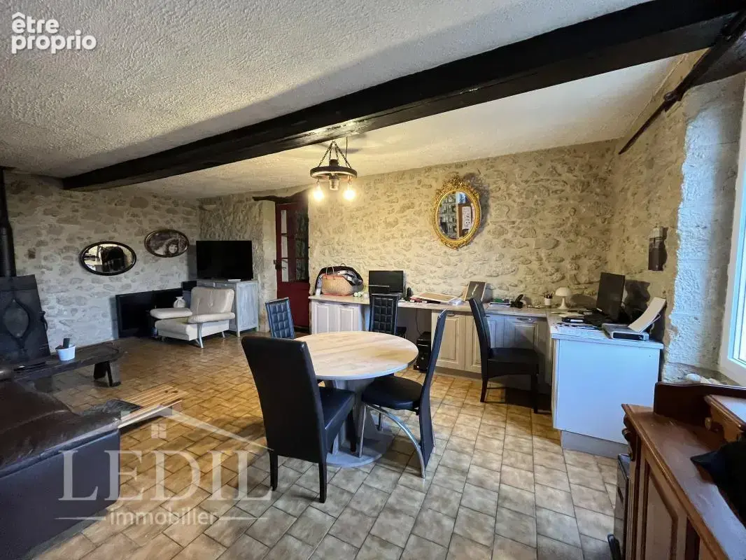 Maison de village av dépendances, piscine, terrain - photo 10