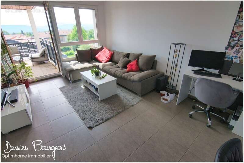 Appartement à ECHENEVEX
